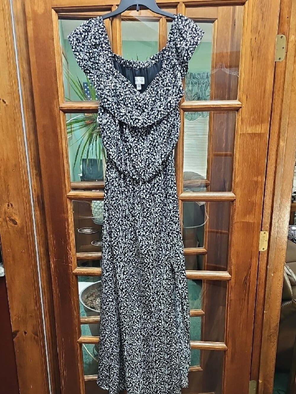 Premier Amour Black and White Floral Maxi Dress